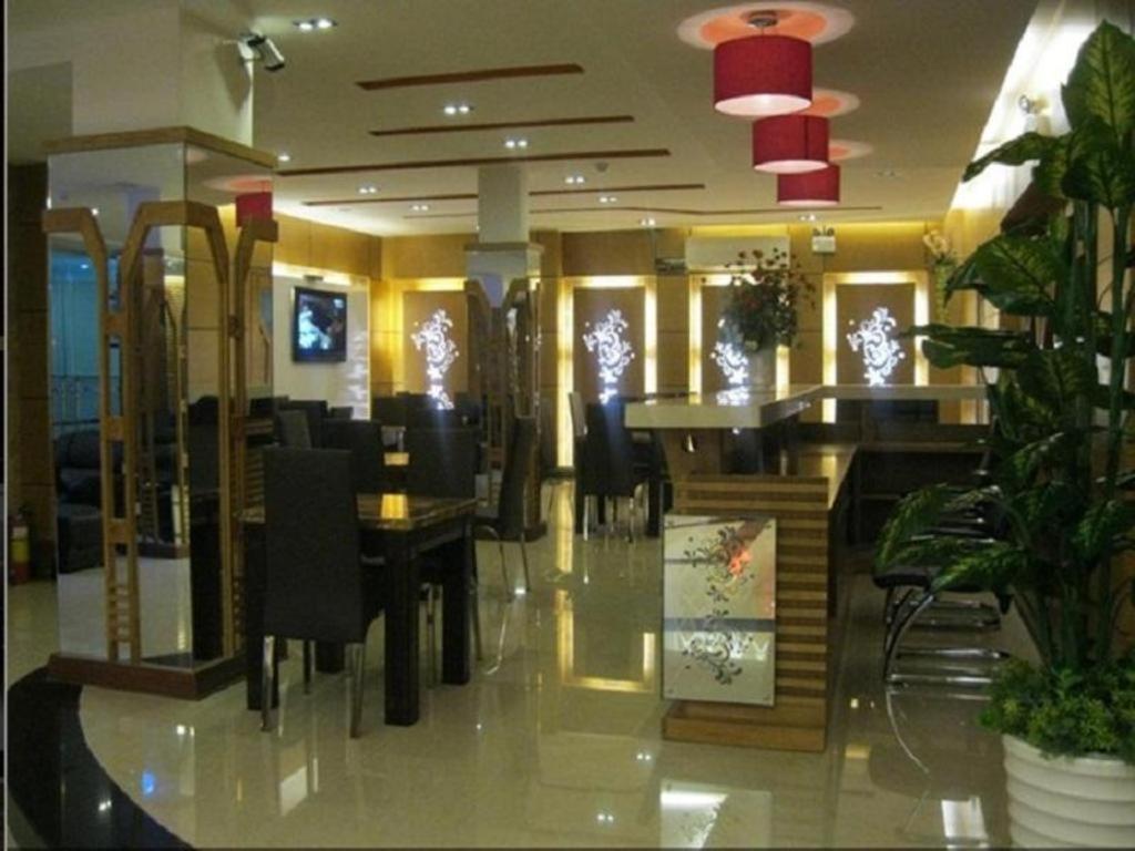 Son Khách sạn 2*